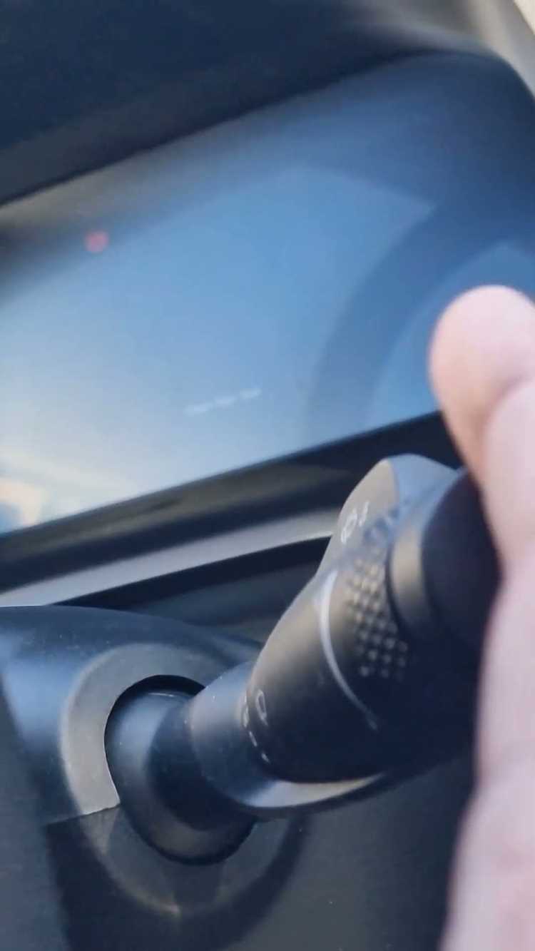 Использование кнопок на приборной панели для установки