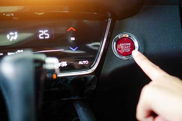 Где располагается значок чека в различных моделях авто