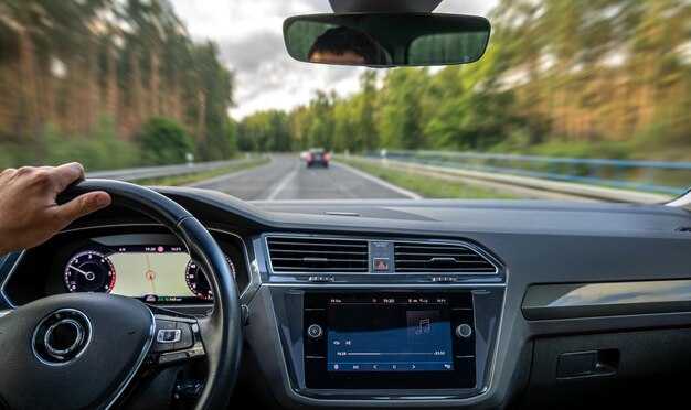 Показатели скорости: как работать с тахометром