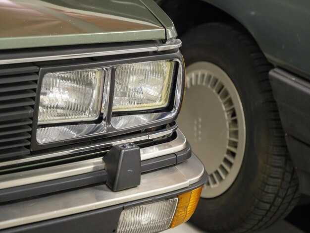 Снятие старых габаритов Ford Fiesta